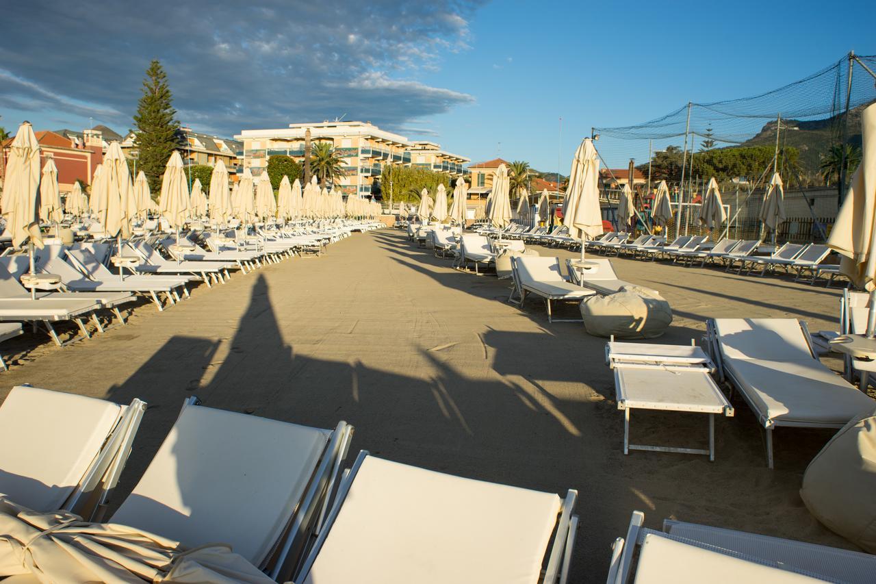 Hotel Garden Lido Loano Exterior photo